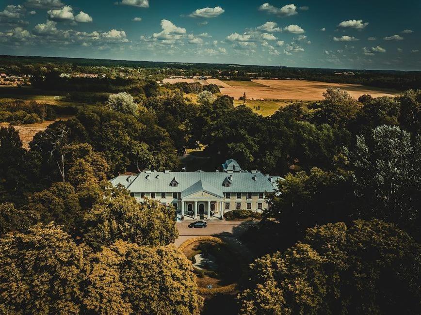 Hotel Rytwiany Palac Екстер'єр фото