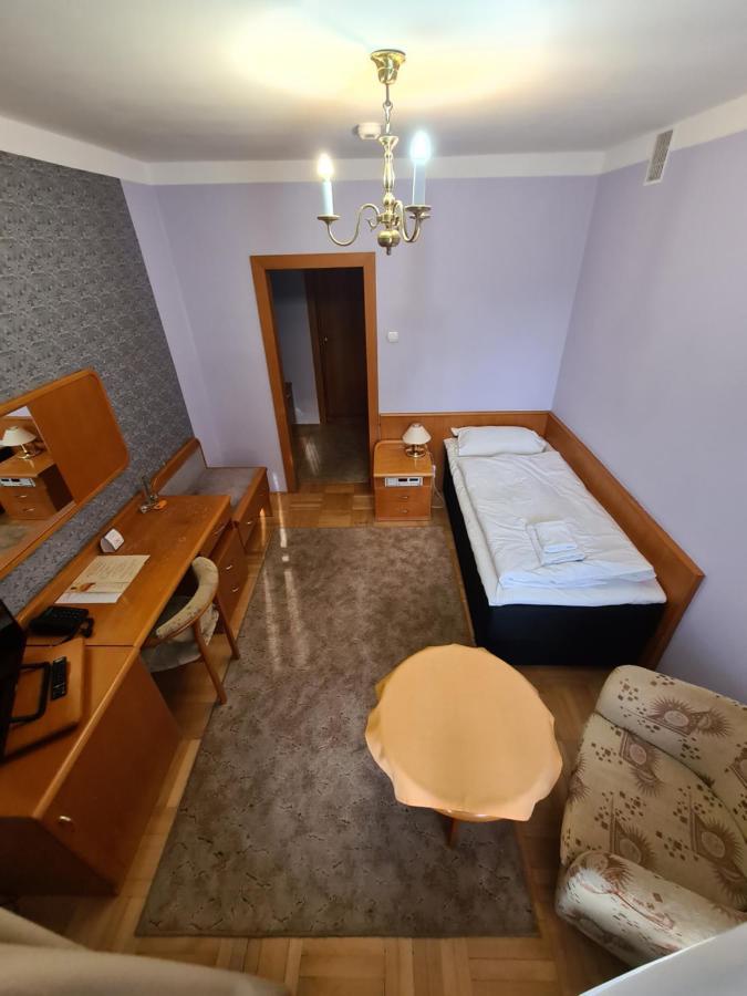 Hotel Rytwiany Palac Екстер'єр фото