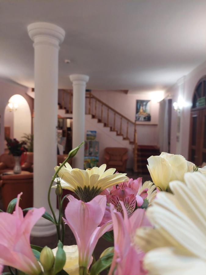 Hotel Rytwiany Palac Екстер'єр фото
