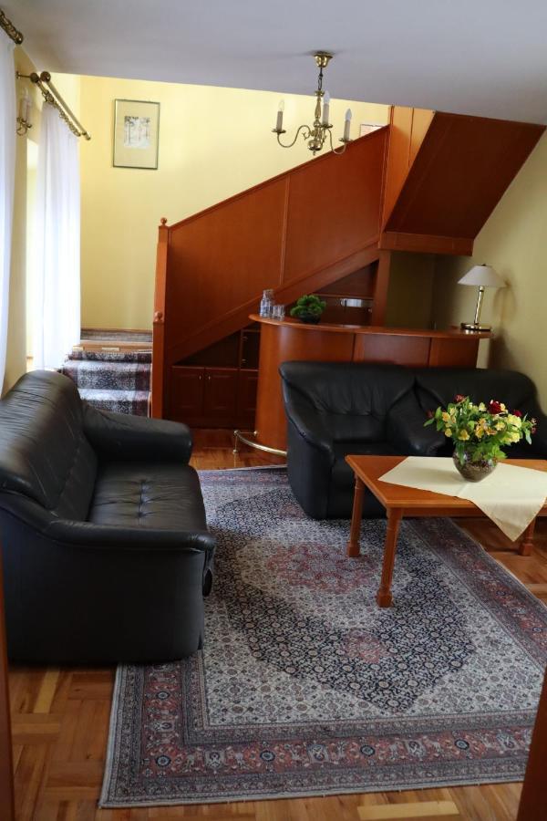 Hotel Rytwiany Palac Екстер'єр фото