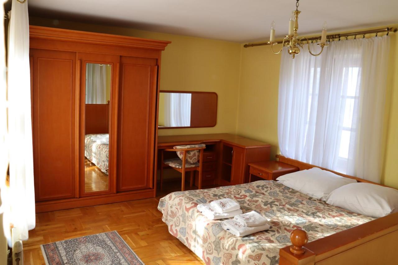 Hotel Rytwiany Palac Екстер'єр фото